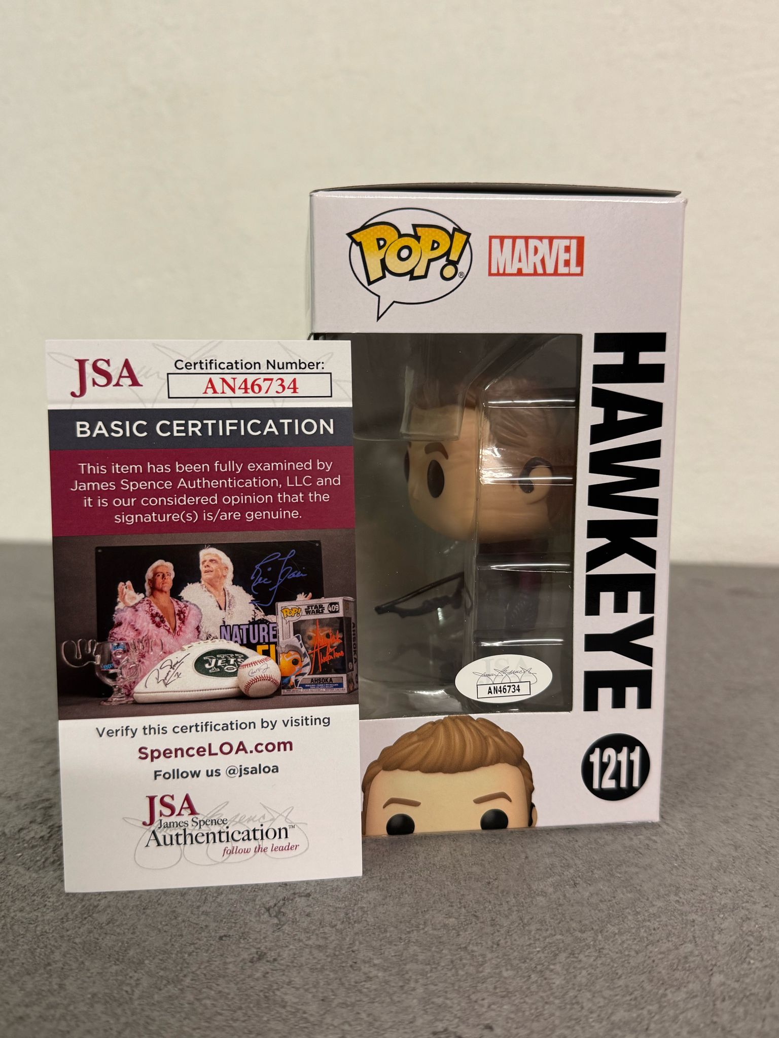 Funko Pop! #1211 Hawkeye - podepsaná hercem Jeremy Renner